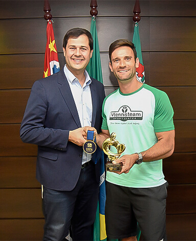 Premiação recebida pelo Prefeito de Jundiaí (Luiz Fernando Machado)